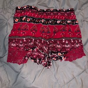 Lace trimmed print shorts